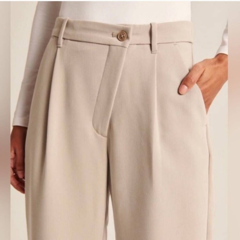 Abercrombie Beige Crossover Women's Trousers Size 30/10 - Picture 3 of 6